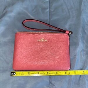 COACH corner zip wallet